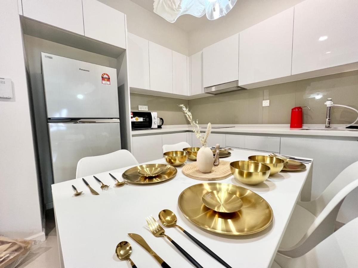 Highpark Suites Kelana Jaya, Petaling Jaya By Sleepy Bear Esterno foto