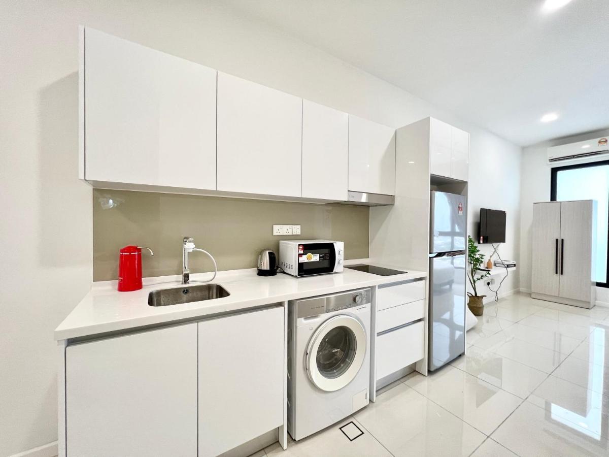 Highpark Suites Kelana Jaya, Petaling Jaya By Sleepy Bear Esterno foto
