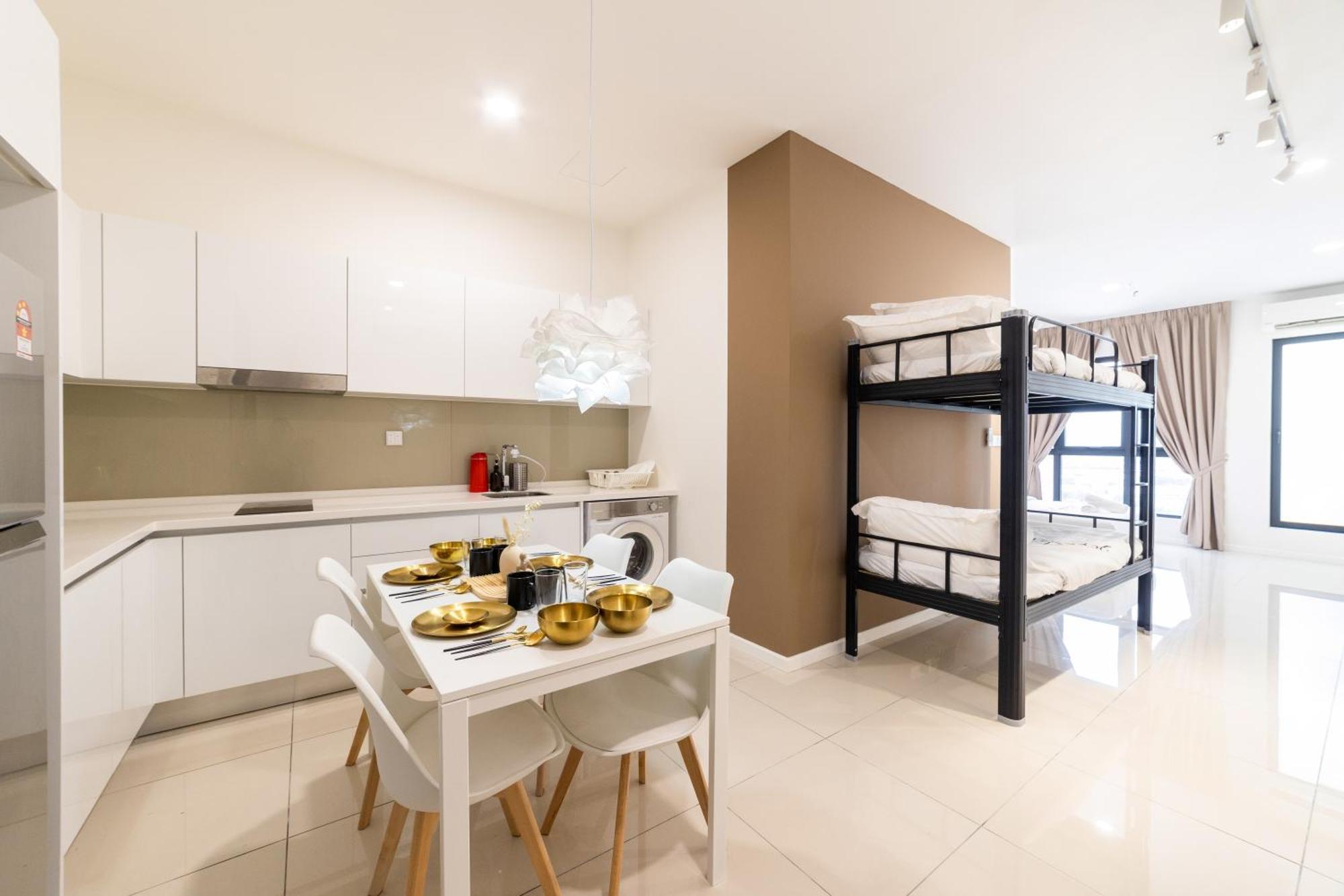 Highpark Suites Kelana Jaya, Petaling Jaya By Sleepy Bear Esterno foto
