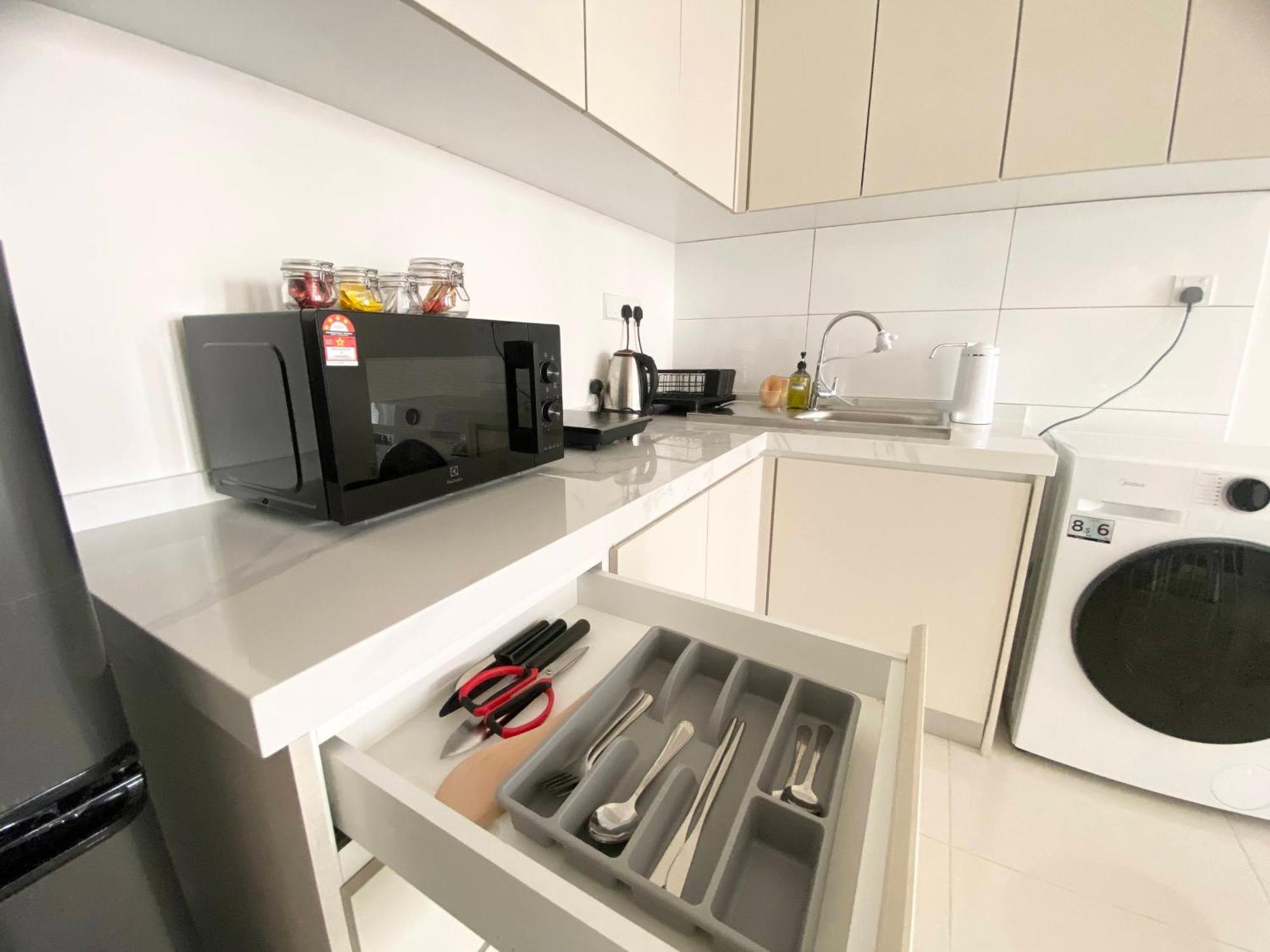 Highpark Suites Kelana Jaya, Petaling Jaya By Sleepy Bear Esterno foto