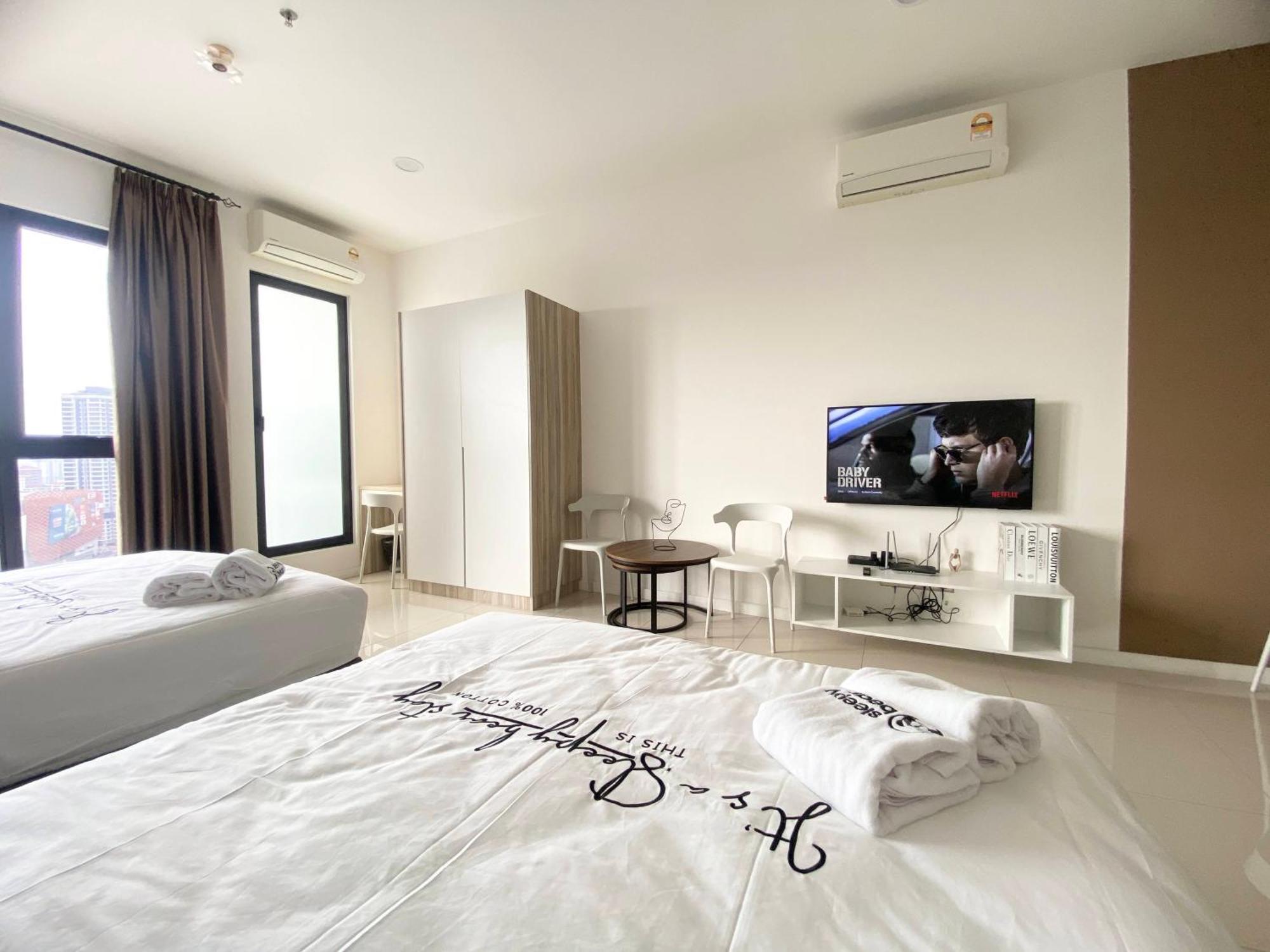Highpark Suites Kelana Jaya, Petaling Jaya By Sleepy Bear Esterno foto
