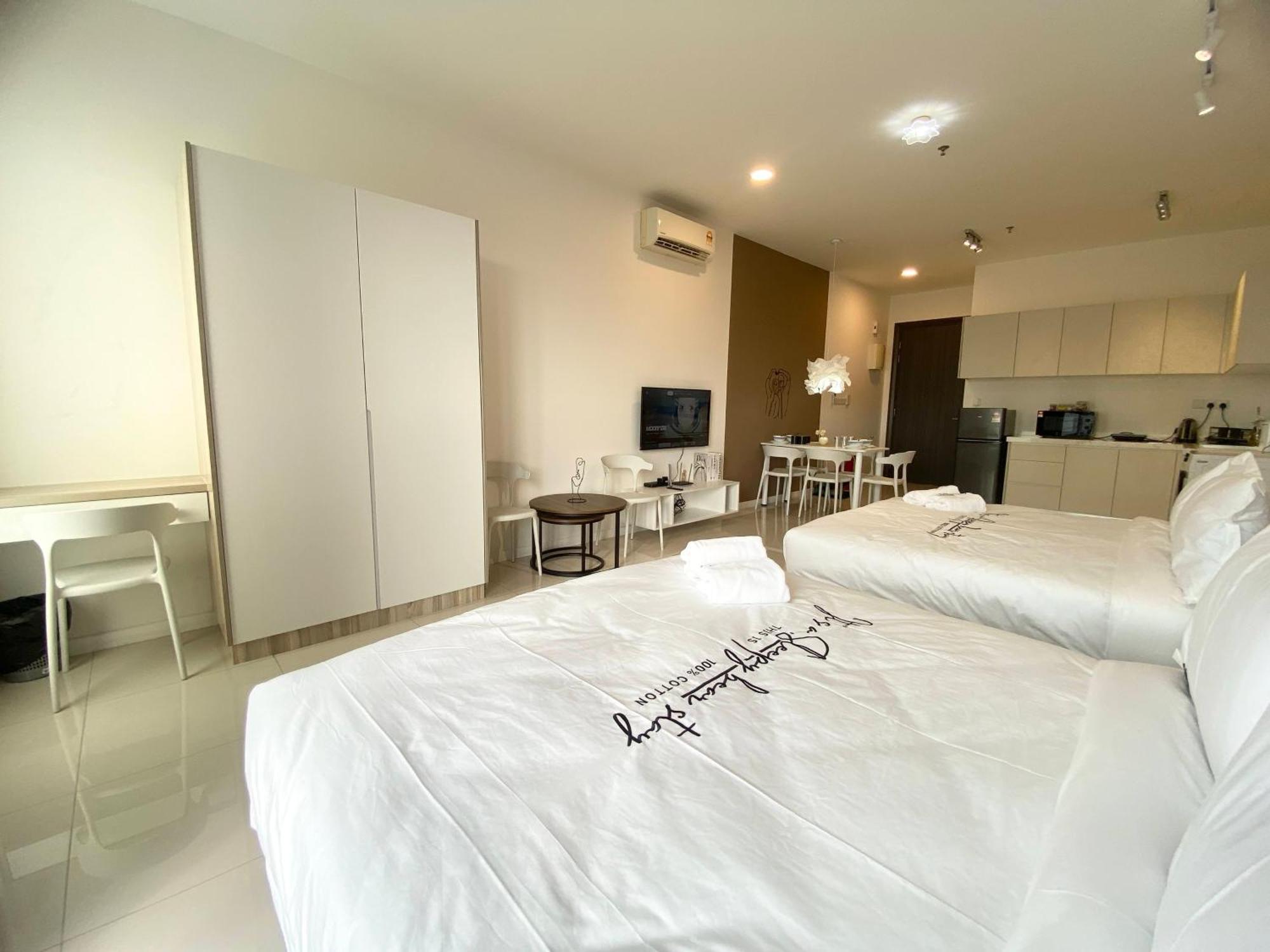 Highpark Suites Kelana Jaya, Petaling Jaya By Sleepy Bear Esterno foto