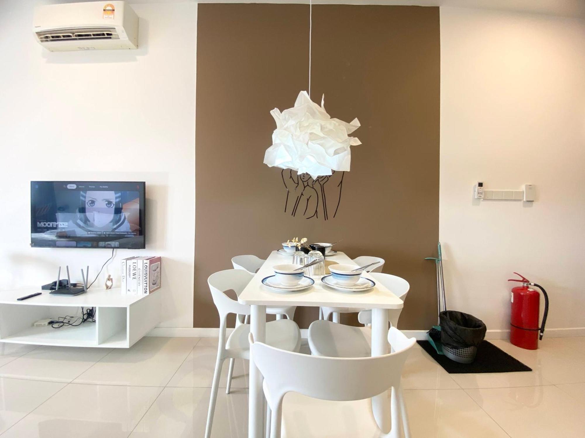 Highpark Suites Kelana Jaya, Petaling Jaya By Sleepy Bear Esterno foto